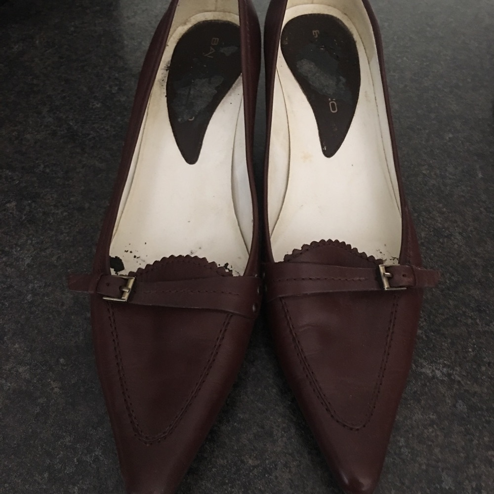 Bandalino brown kitten heels